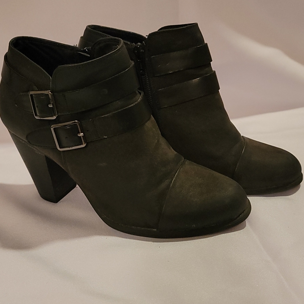 Black booties side zipper size 8M